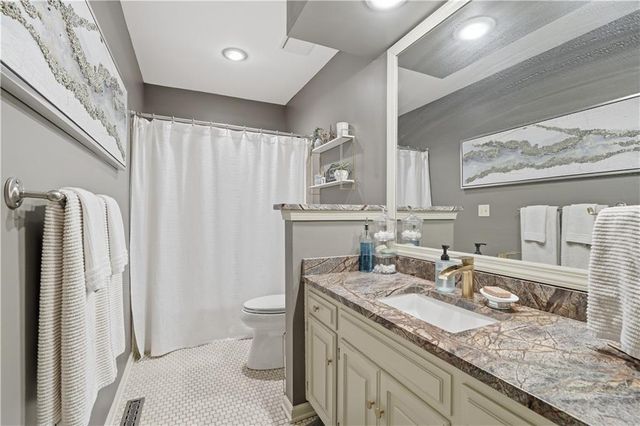 1704 NW Weatherstone Drive, Blue Springs, MO 64015