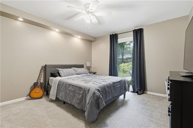 1704 NW Weatherstone Drive, Blue Springs, MO 64015