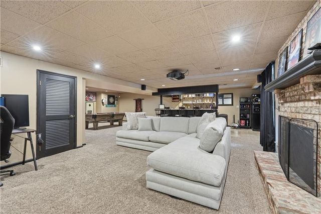 1704 NW Weatherstone Drive, Blue Springs, MO 64015