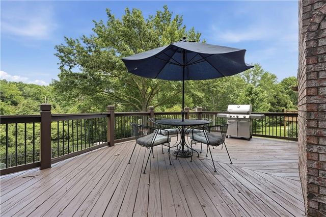 1704 NW Weatherstone Drive, Blue Springs, MO 64015