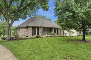 1704 NW Weatherstone Drive, Blue Springs, MO 64015