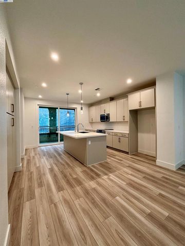 964 Blaise Lane 1004, Morgan Hill, CA 95037