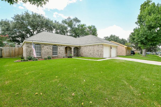 16746 Square Rigger Lane, Friendswood, TX 77546
