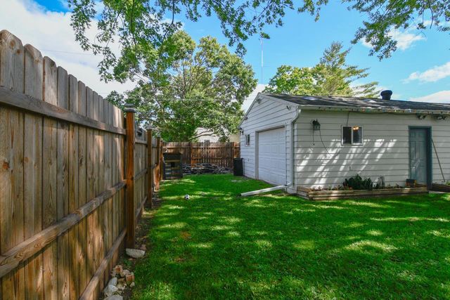 1659 LORETTA LANE, Green Bay, WI 54302