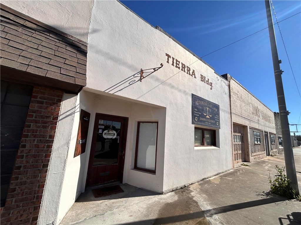 120 Green Ave, Taft, TX 78390 — photo 2