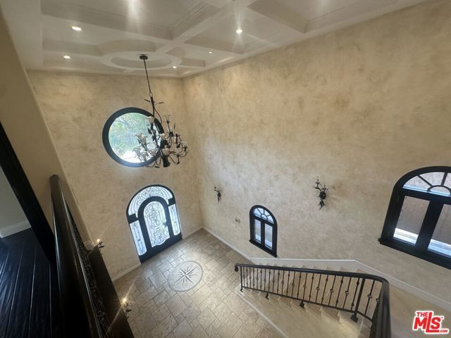 458 N Flores Street, Los Angeles, CA 90048