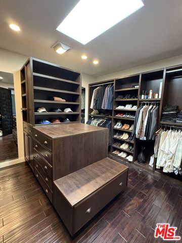 458 N Flores Street, Los Angeles, CA 90048