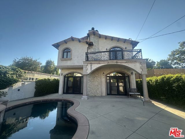 458 N Flores Street, Los Angeles, CA 90048