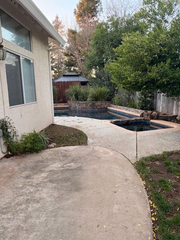 4115 Copper Hill Ct, Antelope, CA 95843