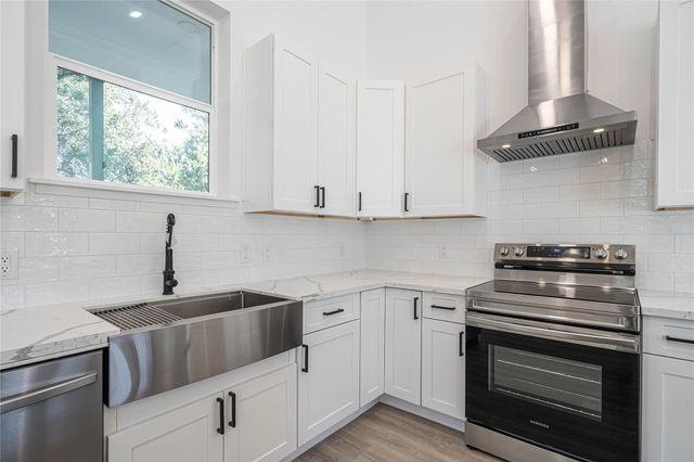 4 Huisache LN, Wimberley, TX 78676