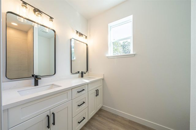 4 Huisache LN, Wimberley, TX 78676