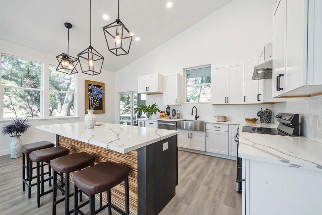 4 Huisache LN, Wimberley, TX 78676