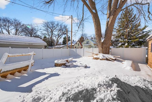 394 S PARK AVENUE, Fond Du Lac, WI 54935