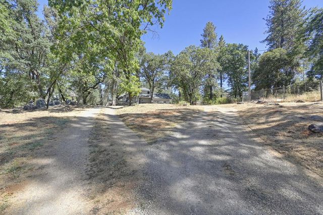 5271 Caprine Rd, Greenwood, CA 95635