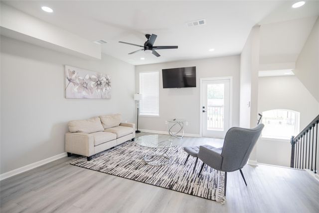 2519 Washington Street 205, Waller, TX 77484