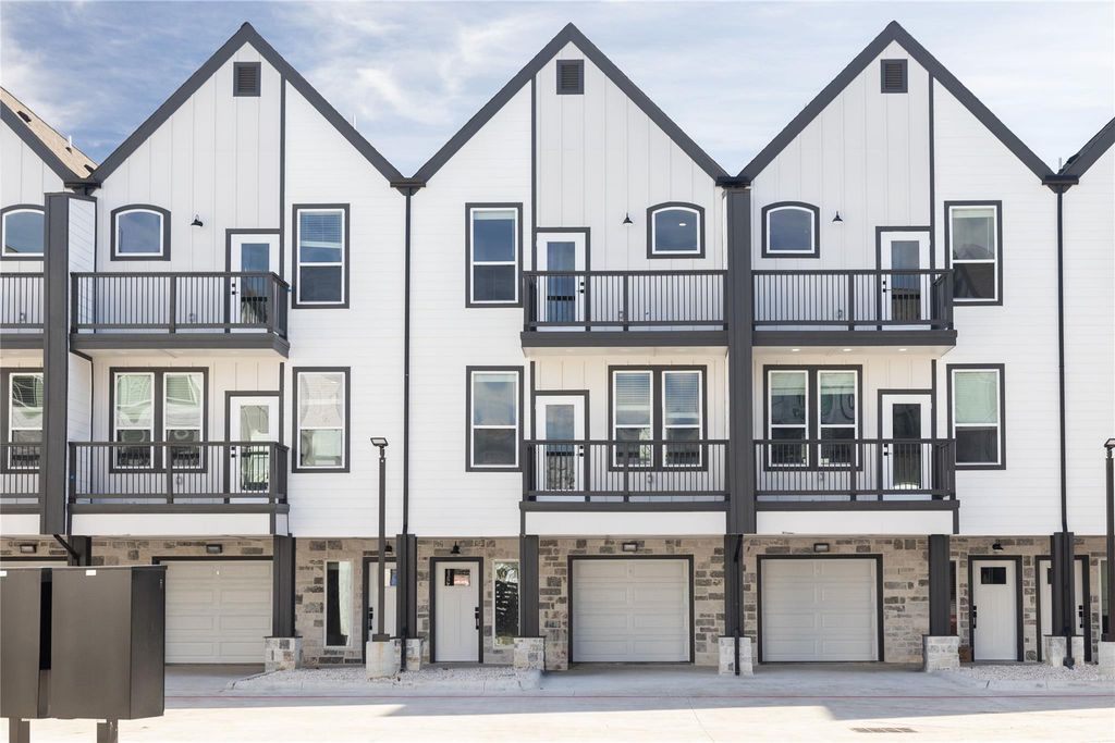 2519 Washington Street 205, Waller, TX 77484