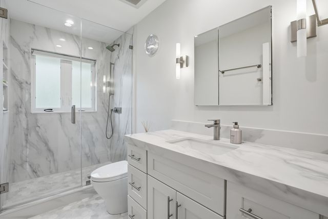 212 E Monterey Avenue, Schaumburg, IL 60193
