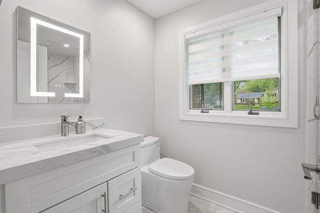 212 E Monterey Avenue, Schaumburg, IL 60193