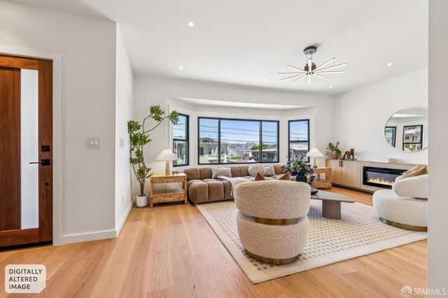 323 Chicago Way, San Francisco, CA 94112
