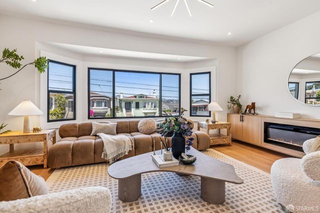 323 Chicago Way, San Francisco, CA 94112