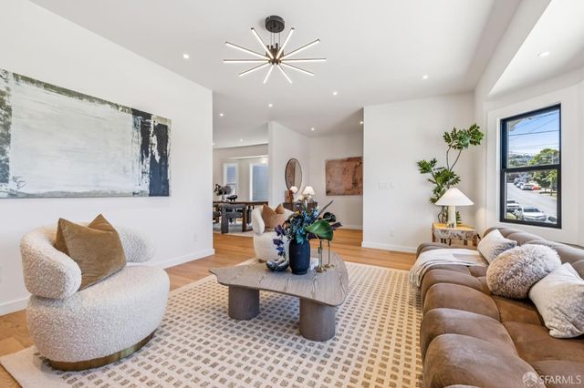 323 Chicago Way, San Francisco, CA 94112