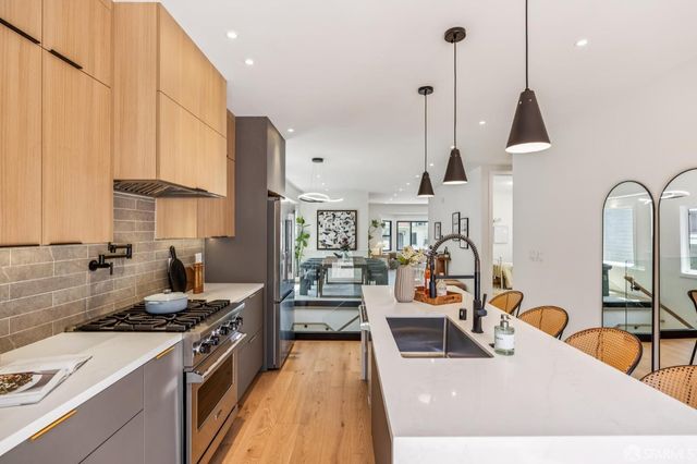323 Chicago Way, San Francisco, CA 94112