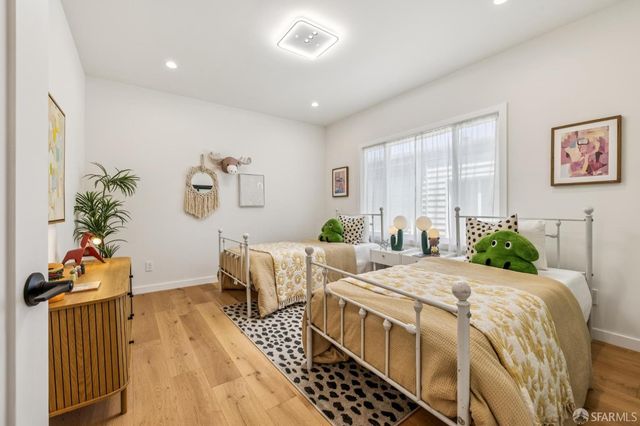 323 Chicago Way, San Francisco, CA 94112