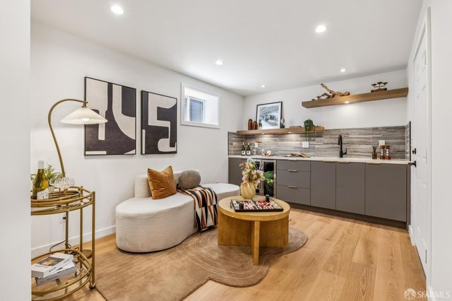 323 Chicago Way, San Francisco, CA 94112
