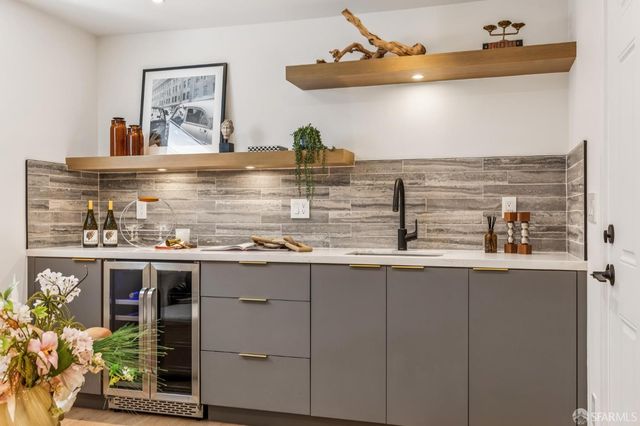 323 Chicago Way, San Francisco, CA 94112