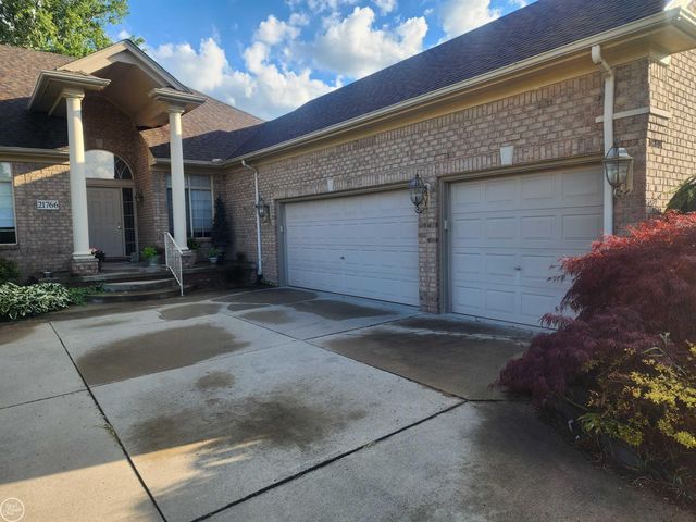 21766 Ambassador Drive, Macomb, MI 48044