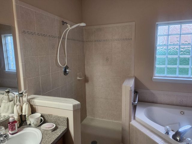 21766 Ambassador Drive, Macomb, MI 48044