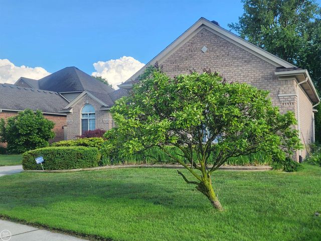 21766 Ambassador Drive, Macomb, MI 48044