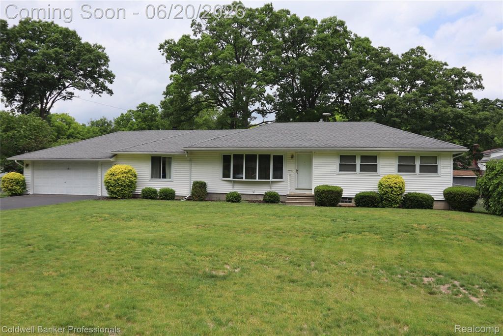 3456 Overton Street, Waterford Charter Township, MI 48328