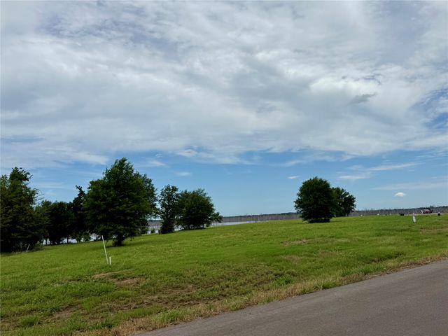 430 Shoreline Drive, Dodd City, TX 75438