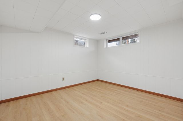 1444 Ames Avenue E, Saint Paul, MN 55106