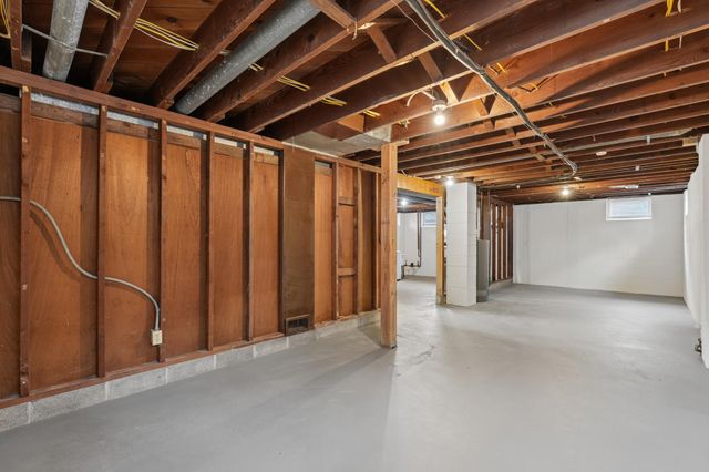 1444 Ames Avenue E, Saint Paul, MN 55106