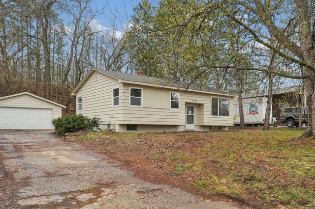 1444 Ames Avenue E, Saint Paul, MN 55106