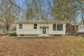 1444 Ames Avenue E, Saint Paul, MN 55106
