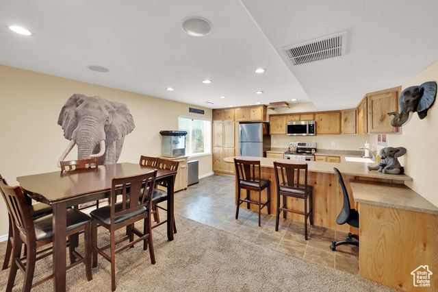 8322 S COPPER VISTA CIR, West Jordan, UT 84081