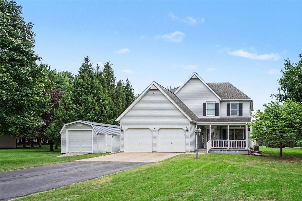 17172 Cherokee Trail, Three Rivers, MI 49093
