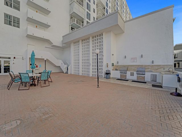 1010 S Ocean Boulevard 808, Pompano Beach, FL 33062