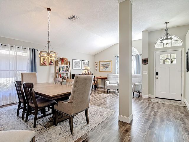 5637 PADDOCK TRAIL DRIVE, Tampa, FL 33624