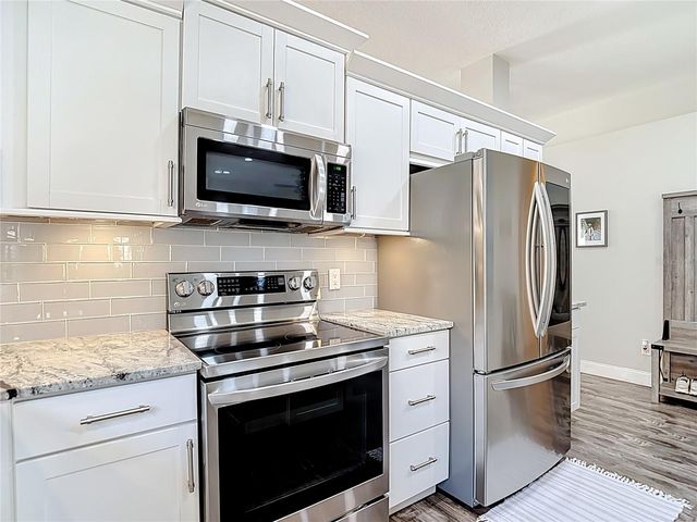 5637 PADDOCK TRAIL DRIVE, Tampa, FL 33624