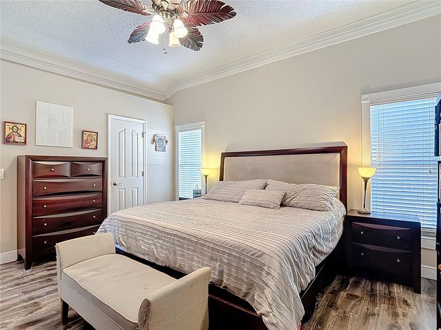 5637 PADDOCK TRAIL DRIVE, Tampa, FL 33624