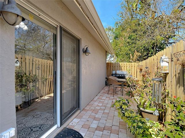 5637 PADDOCK TRAIL DRIVE, Tampa, FL 33624