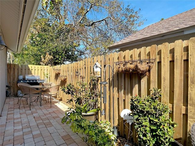 5637 PADDOCK TRAIL DRIVE, Tampa, FL 33624