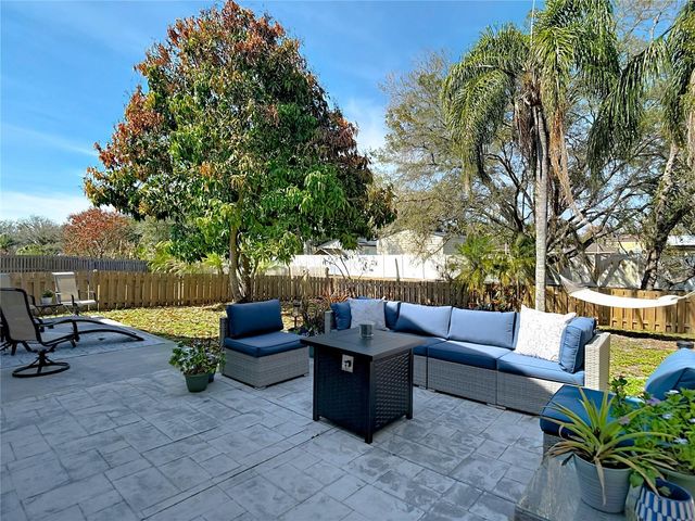 5637 PADDOCK TRAIL DRIVE, Tampa, FL 33624