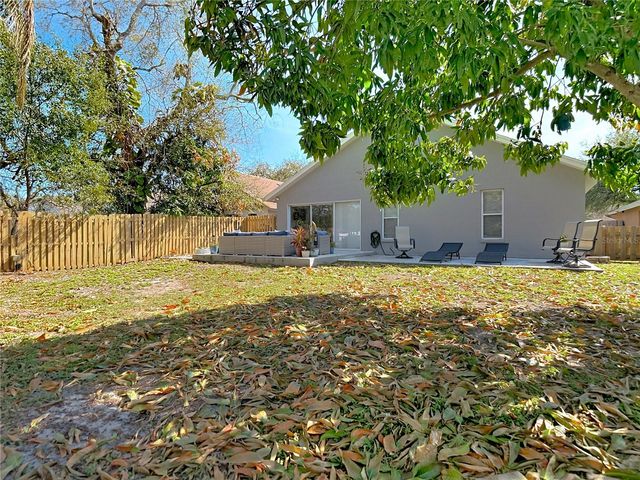 5637 PADDOCK TRAIL DRIVE, Tampa, FL 33624