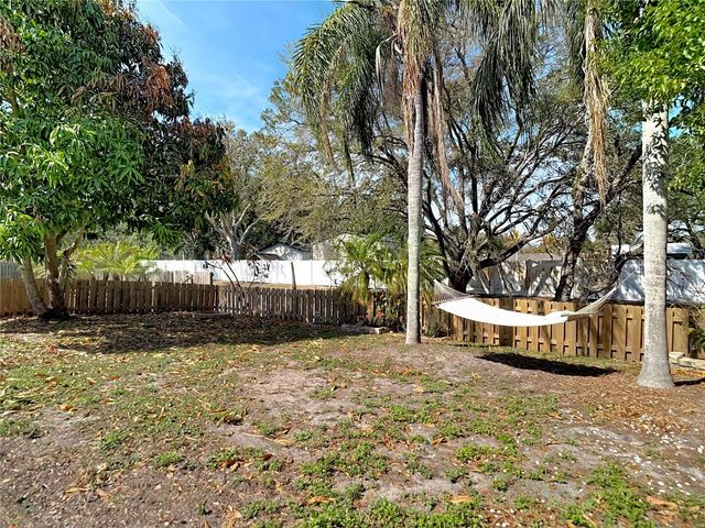 5637 PADDOCK TRAIL DRIVE, Tampa, FL 33624