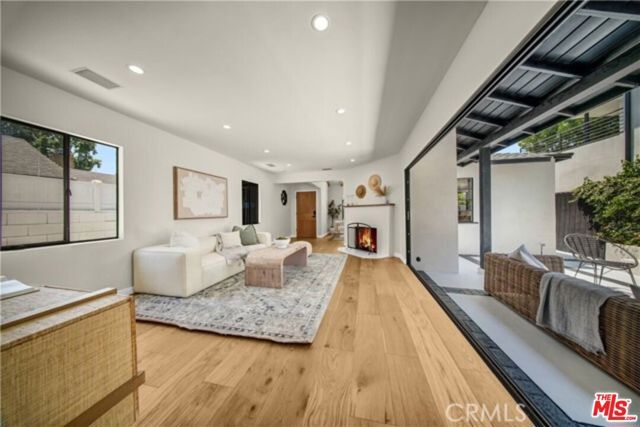 4038 Denny Avenue, Los Angeles, CA 91604